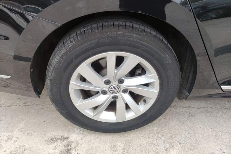 Used Volkswagen Passat 2020 280TSI Business Edition China VI Standard Right Rear Wheel Hub