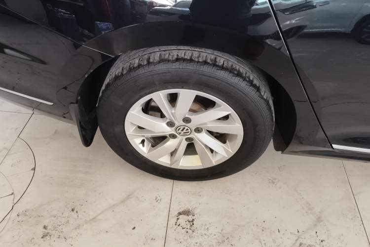 Used Volkswagen Passat 2020 Revised Version 280TSI Business Edition China VI Standard Right Rear Wheel Hub