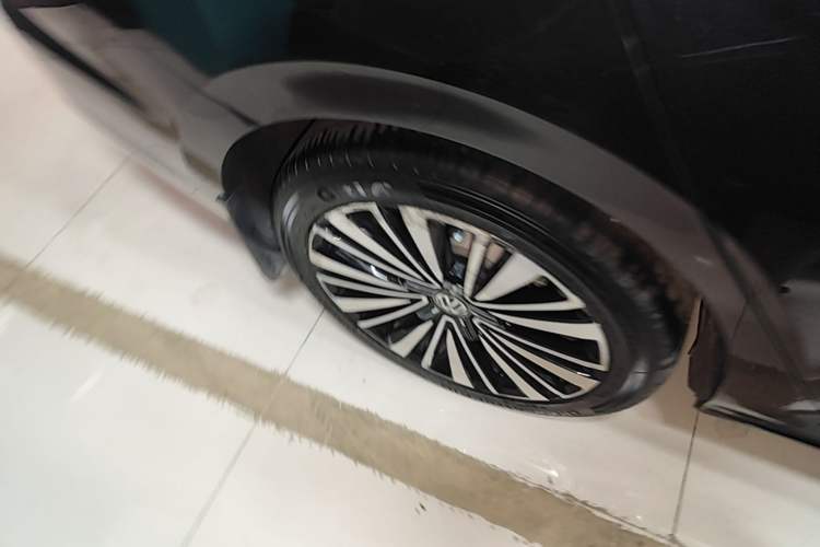 Used Volkswagen Passat 2020 330TSI Prestige Edition China VI Standard Right Rear Wheel Hub
