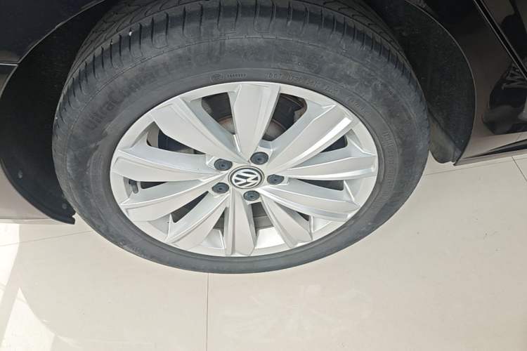 Used Volkswagen Passat 2020 330TSI Elite Edition China VI Right Rear Wheel Hub