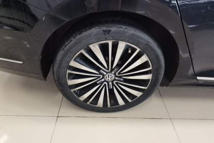 Used Volkswagen Passat 2020 330TSI Prestige Edition China VI Standard Right Rear Wheel Hub