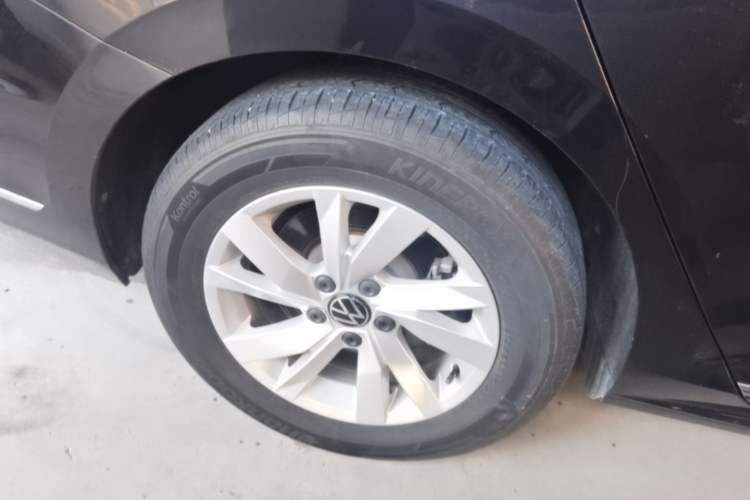 Used Volkswagen Passat 2020 Revised Version 280TSI Business Edition China VI Standard Right Rear Wheel Hub