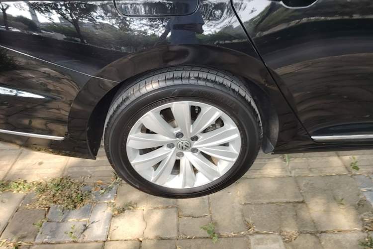 Used Volkswagen Passat 2020 330TSI Elite Edition China VI Right Rear Wheel Hub