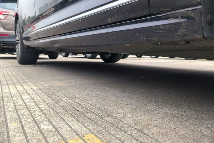 Used Volkswagen Passat 2020 Revised Version 330TSI Luxury Edition China VI Standard Right Side Sill