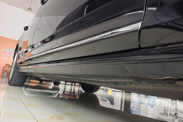 Used Volkswagen Passat 2020 330TSI Elite Edition China VI Right Side Sill