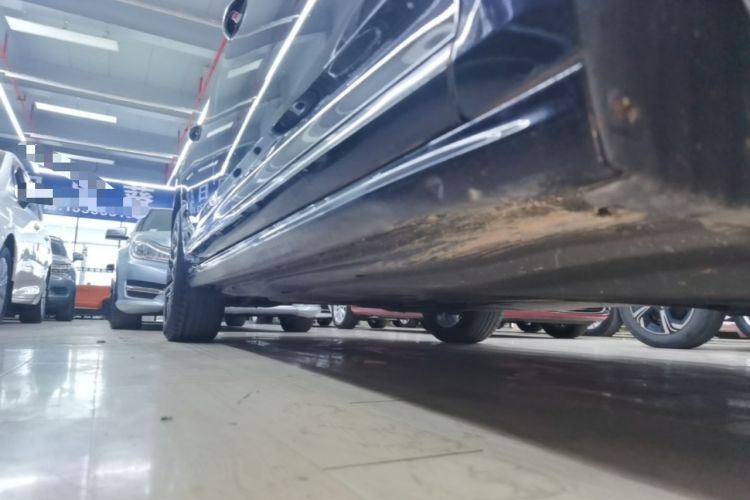 Used Volkswagen Passat 2020 Facelift 330TSI Elite Edition China VI Standard Right Side Sill