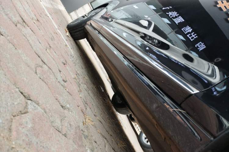 Used Volkswagen Passat 2020 Revised Version 330TSI Luxury Edition China VI Standard Right Side Sill