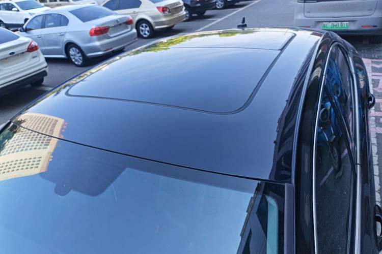 Used Volkswagen Passat 2020 330TSI Luxury Edition China VI Roof