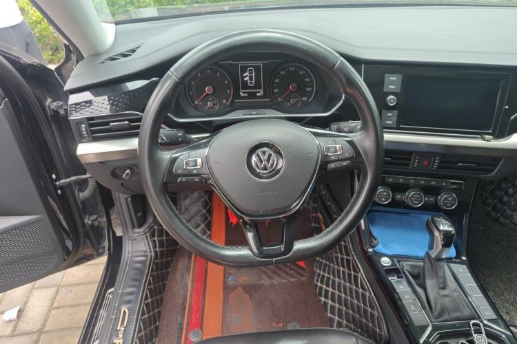 Used Volkswagen Passat 2020 330TSI Elite Edition China VI Steering Wheel