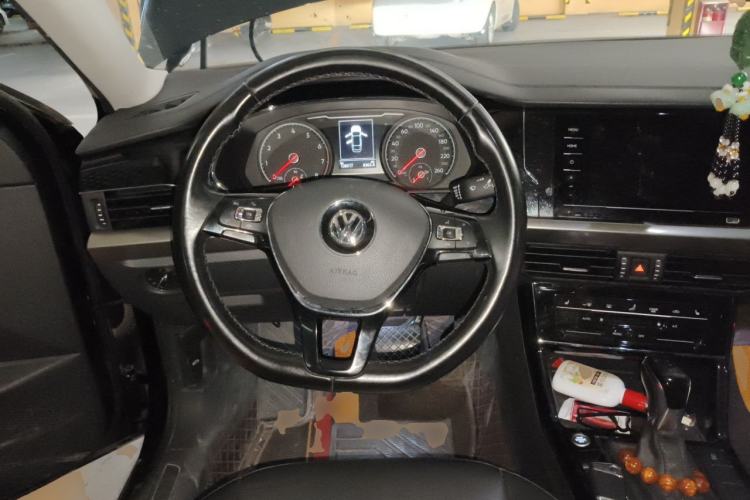 Used Volkswagen Passat 2020 330TSI Elite Edition China VI Steering Wheel