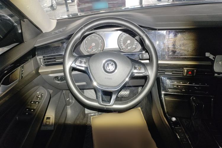 Used Volkswagen Passat 2020 330TSI Elite Edition China VI Steering Wheel