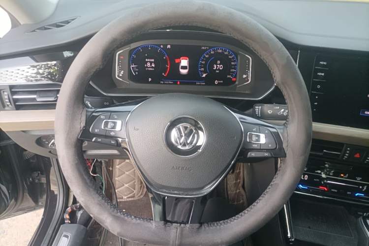 Used Volkswagen Passat 2020 330TSI Luxury Edition China VI Steering Wheel