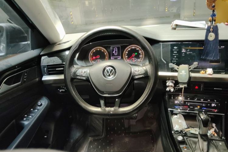 Used Volkswagen Passat 2020 Facelift 330TSI Elite Edition China VI Standard Steering Wheel