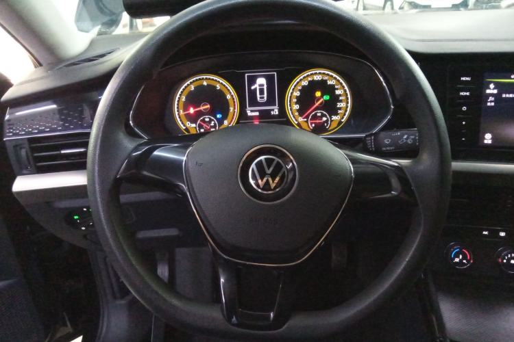 Used Volkswagen Passat 2020 Revised Version 280TSI Business Edition China VI Standard Steering Wheel