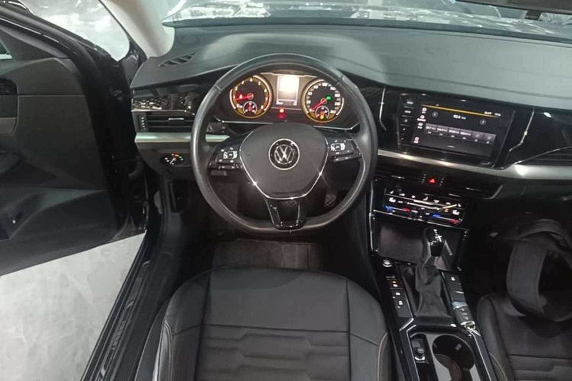 Used Volkswagen Passat 2020 Revised Version 280TSI Elite Edition China VI Standard Steering Wheel