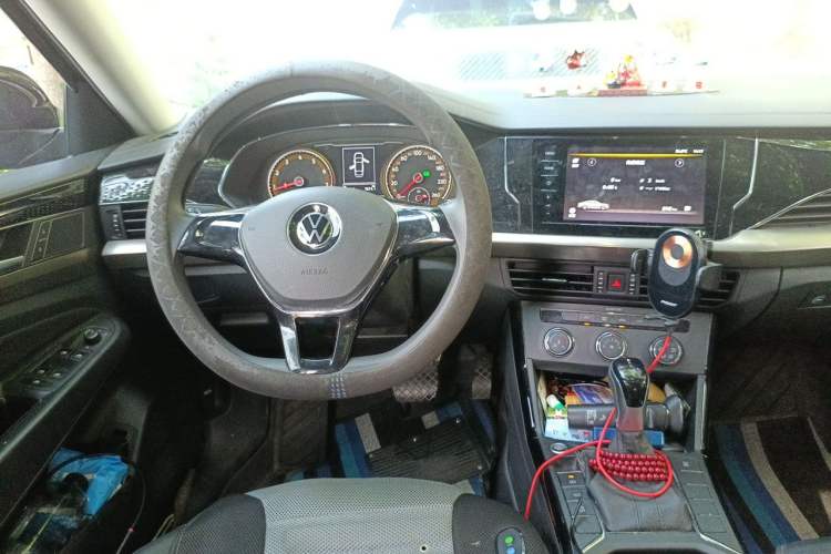 Used Volkswagen Passat 2020 Revised Version 280TSI Business Edition China VI Standard Steering Wheel