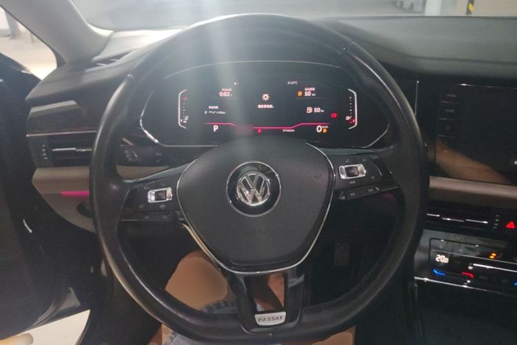 Used Volkswagen Passat 2020 330TSI Luxury Edition China VI Steering Wheel