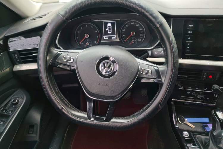 Used Volkswagen Passat 2020 330TSI Elite Edition China VI Steering Wheel