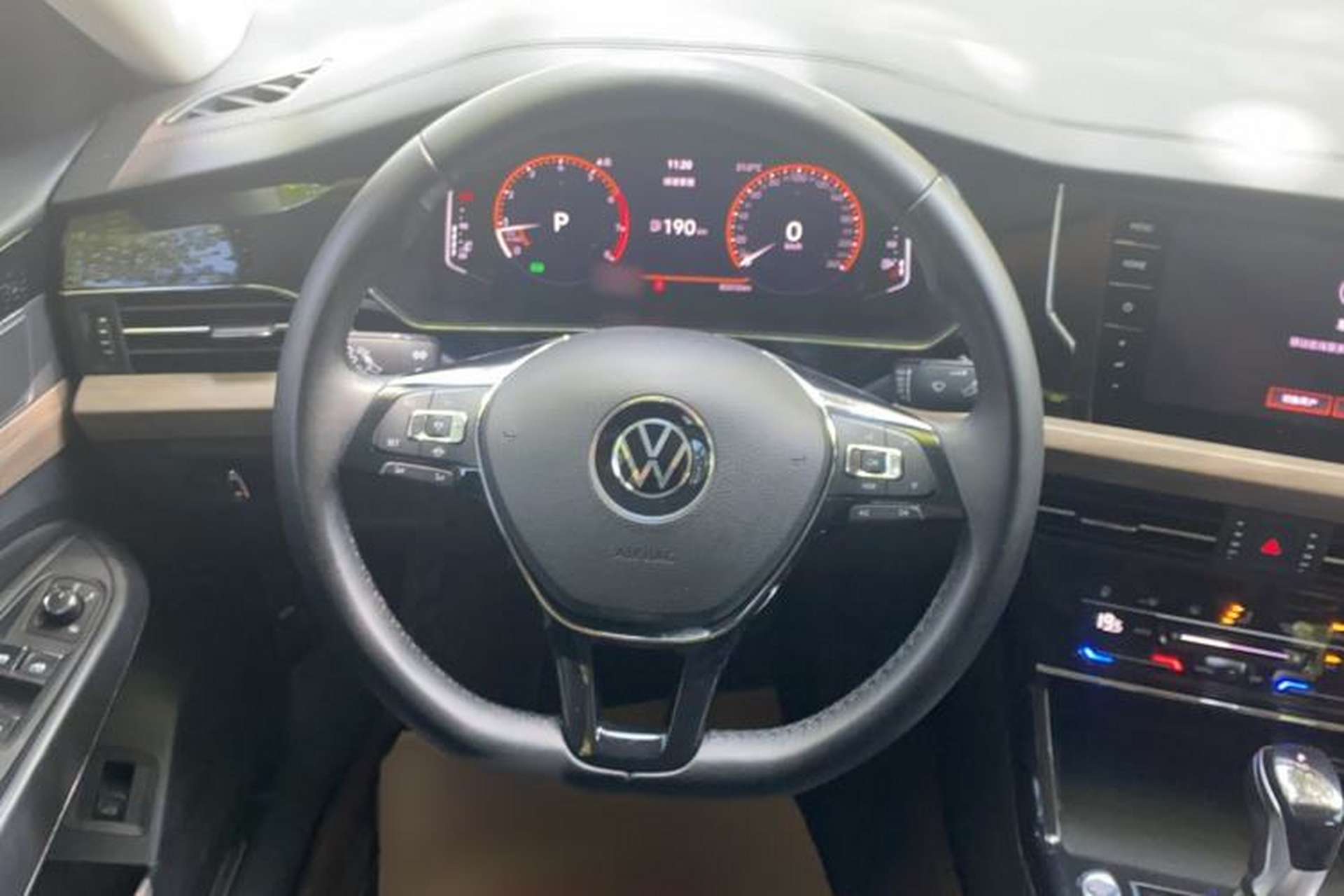 Used Volkswagen Passat 2020 Revised Version 330TSI Luxury Edition China VI Standard Steering Wheel