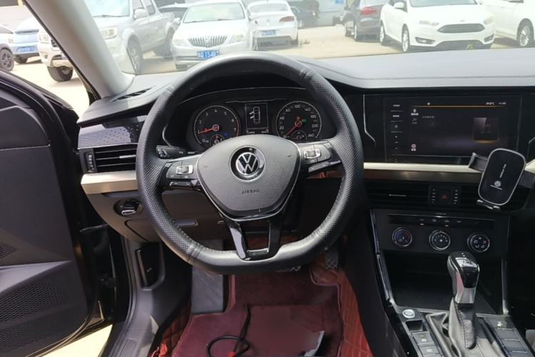 Used Volkswagen Passat 2020 Revised Version 280TSI Business Edition China VI Standard Steering Wheel