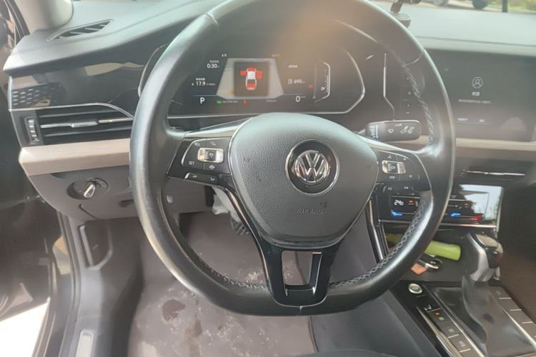Used Volkswagen Passat 2020 330TSI Luxury Edition China VI Steering Wheel