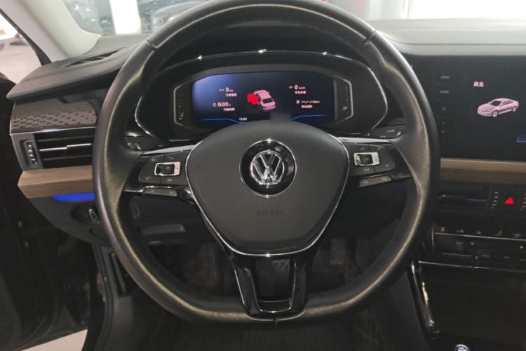 Used Volkswagen Passat 2020 330TSI Luxury Edition China VI Steering Wheel
