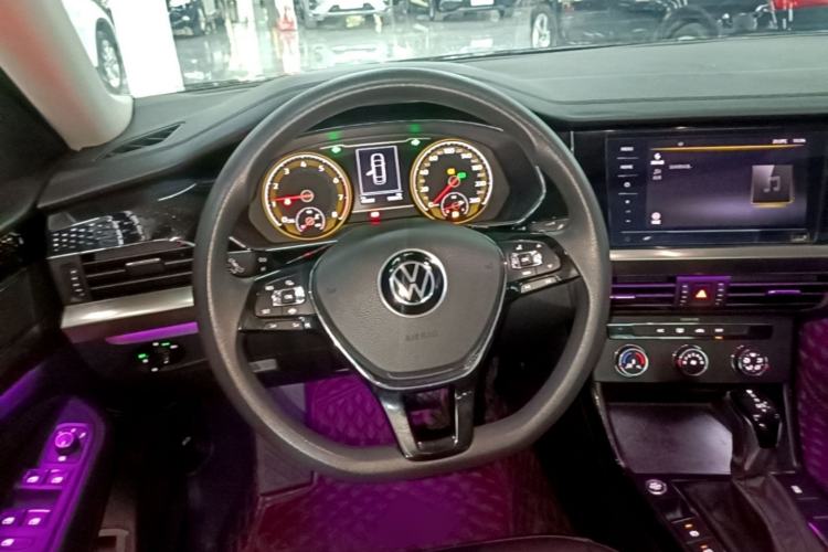 Used Volkswagen Passat 2020 Revised Version 280TSI Business Edition China VI Standard Steering Wheel