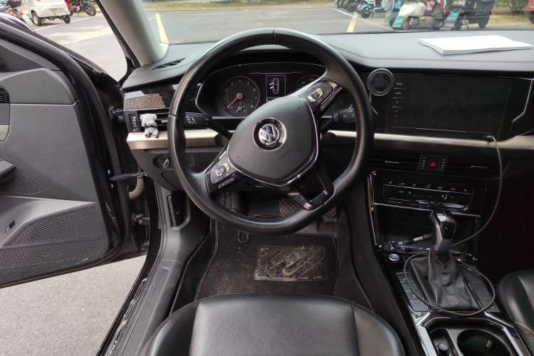 Used Volkswagen Passat 2020 330TSI Elite Edition China VI Steering Wheel