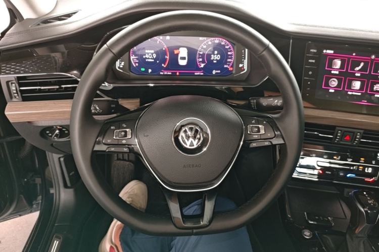 Used Volkswagen Passat 2020 330TSI Luxury Edition China VI Steering Wheel