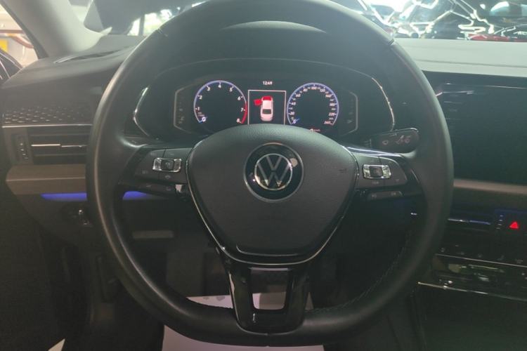 Used Volkswagen Passat 2020 Revised Version 330TSI Luxury Edition China VI Standard Steering Wheel