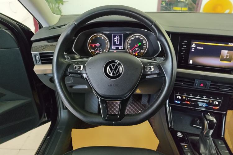 Used Volkswagen Passat 2020 Facelift 330TSI Elite Edition China VI Standard Steering Wheel