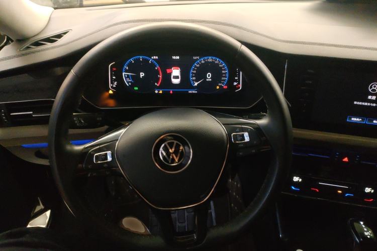 Used Volkswagen Passat 2020 Revised Version 330TSI Luxury Edition China VI Standard Steering Wheel