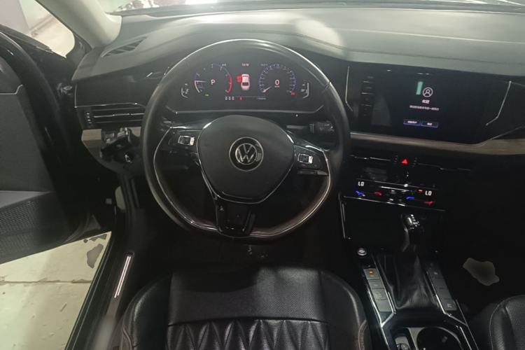 Used Volkswagen Passat 2020 Facelift 330TSI Prestige Edition China VI Standard Steering Wheel