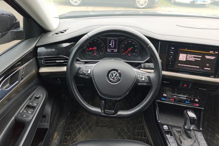Used Volkswagen Passat 2020 330TSI Elite Edition China VI Steering Wheel