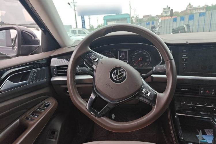 Used Volkswagen Passat 2020 330TSI Elite Edition China VI Steering Wheel