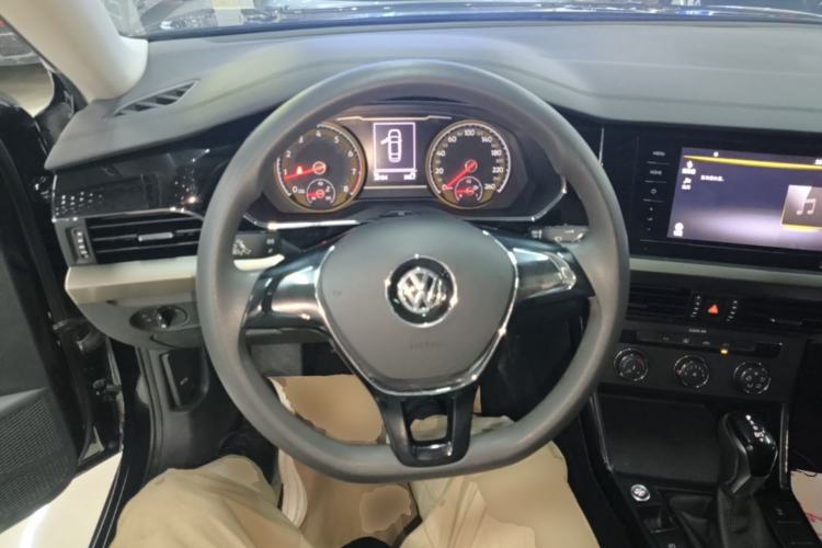 Used Volkswagen Passat 2020 280TSI Business Edition China VI Standard Steering Wheel