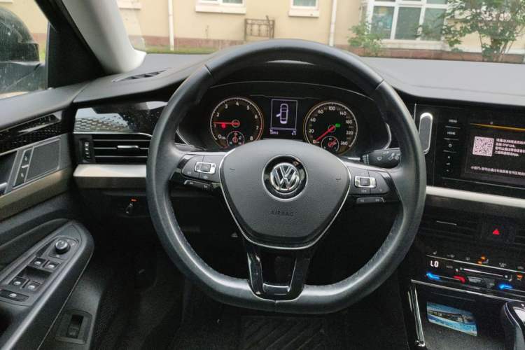 Used Volkswagen Passat 2020 Revised Version 280TSI Elite Edition China VI Standard Steering Wheel