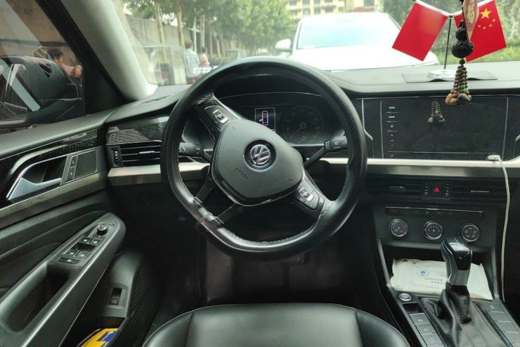 Used Volkswagen Passat 2020 Revised Version 280TSI Business Edition China VI Standard Steering Wheel