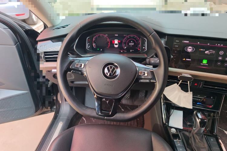 Used Volkswagen Passat 2020 Revised Version 330TSI Luxury Edition China VI Standard Steering Wheel
