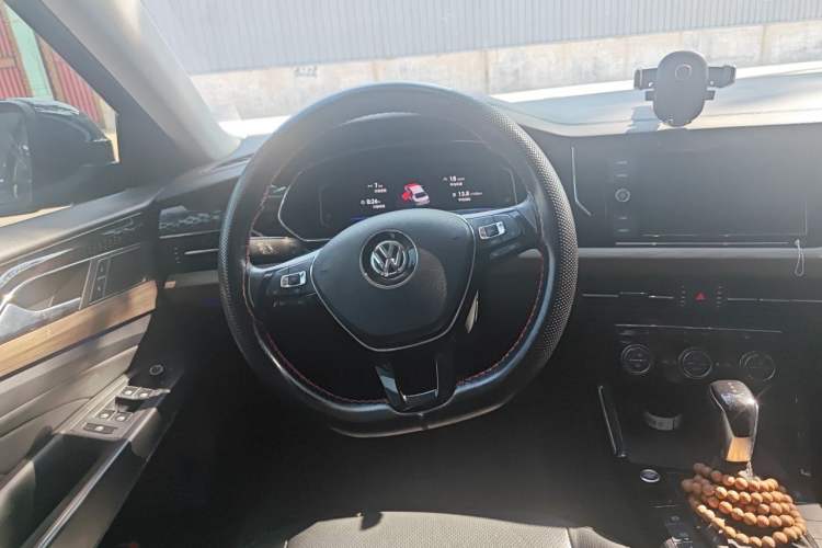 Used Volkswagen Passat 2020 Revised Version 330TSI Luxury Edition China VI Standard Steering Wheel