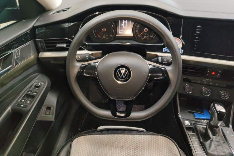 Used Volkswagen Passat 2020 280TSI Business Edition China VI Standard Steering Wheel
