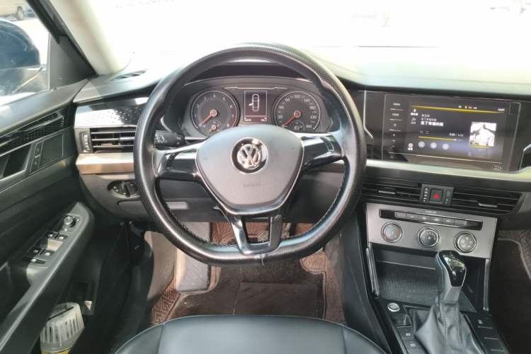 Used Volkswagen Passat 2020 280TSI Business Edition China VI Standard Steering Wheel