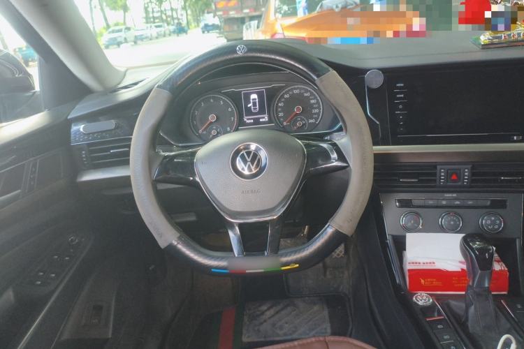 Used Volkswagen Passat 2020 Revised Version 280TSI Business Edition China VI Standard Steering Wheel