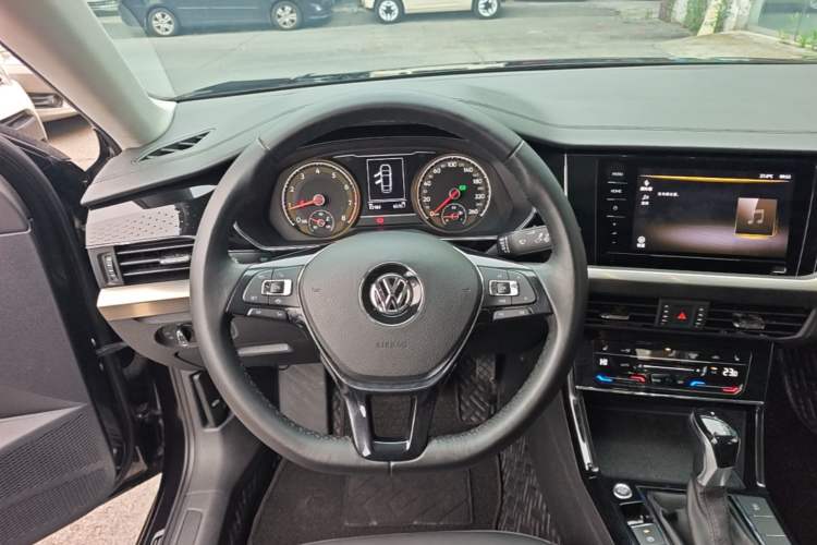 Used Volkswagen Passat 2020 330TSI Elite Edition China VI Steering Wheel