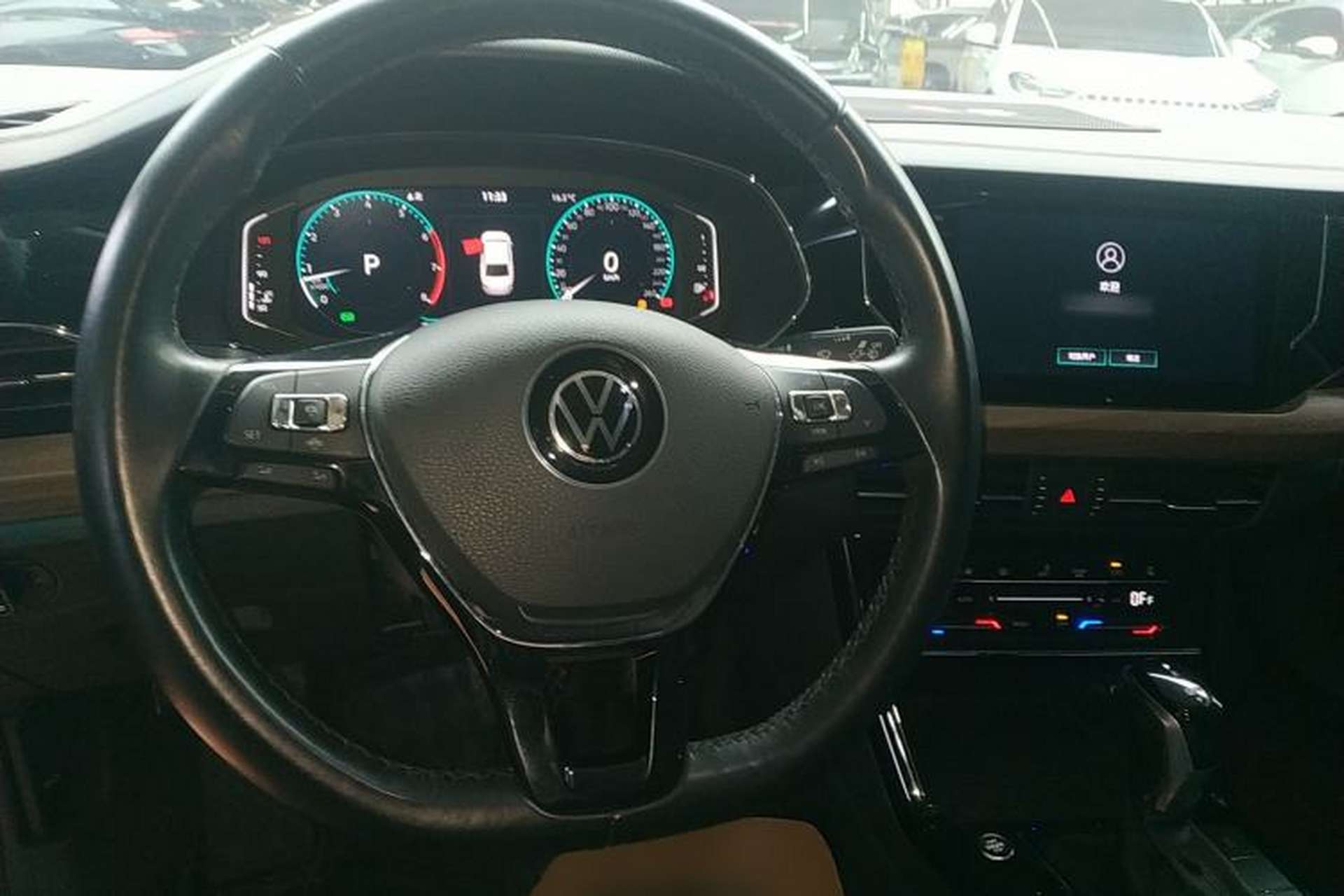 Used Volkswagen Passat 2020 Revised Version 330TSI Luxury Edition China VI Standard Steering Wheel