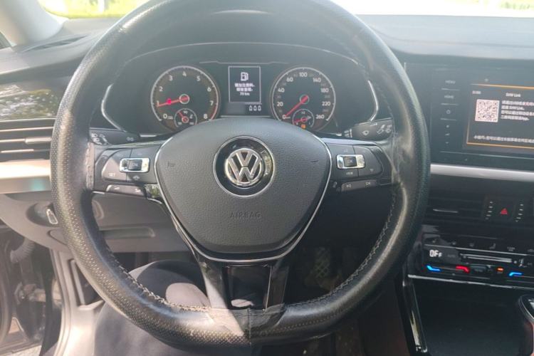 Used Volkswagen Passat 2020 330TSI Elite Edition China VI Steering Wheel