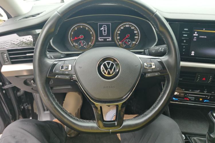 Used Volkswagen Passat 2020 Facelift 330TSI Elite Edition China VI Standard Steering Wheel