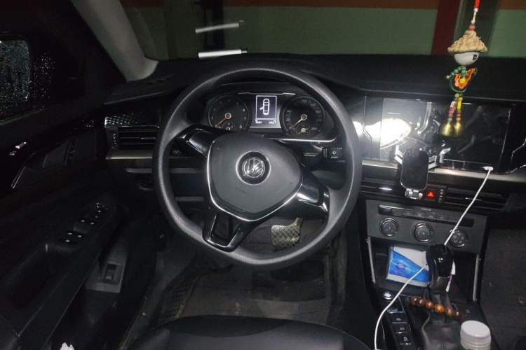 Used Volkswagen Passat 2020 280TSI Business Edition China VI Standard Steering Wheel