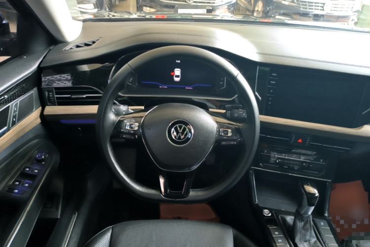 Used Volkswagen Passat 2020 Revised Version 330TSI Luxury Edition China VI Standard Steering Wheel