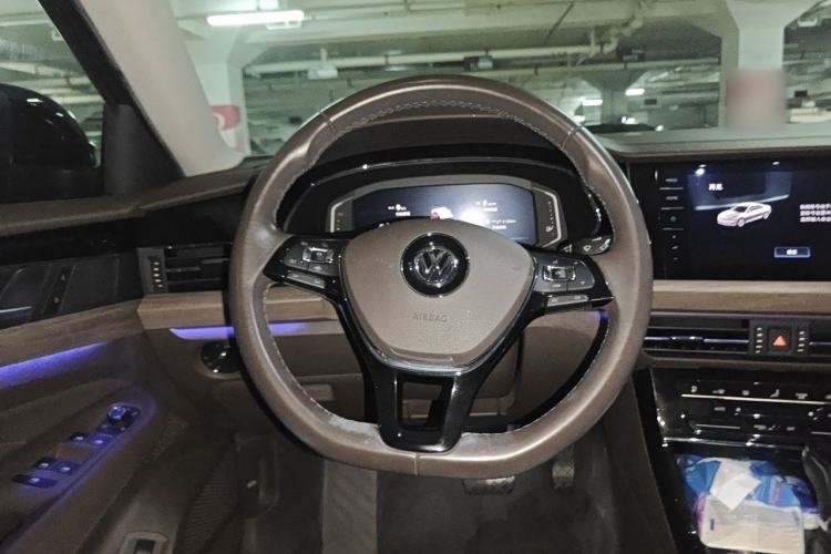 Used Volkswagen Passat 2020 330TSI Luxury Edition China VI Steering Wheel